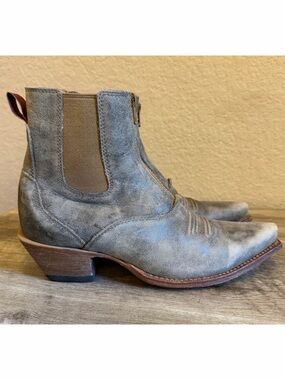 Twisted X Steppin' Out Gore Snip Toe Ankle Boots in a Distressed gray leather